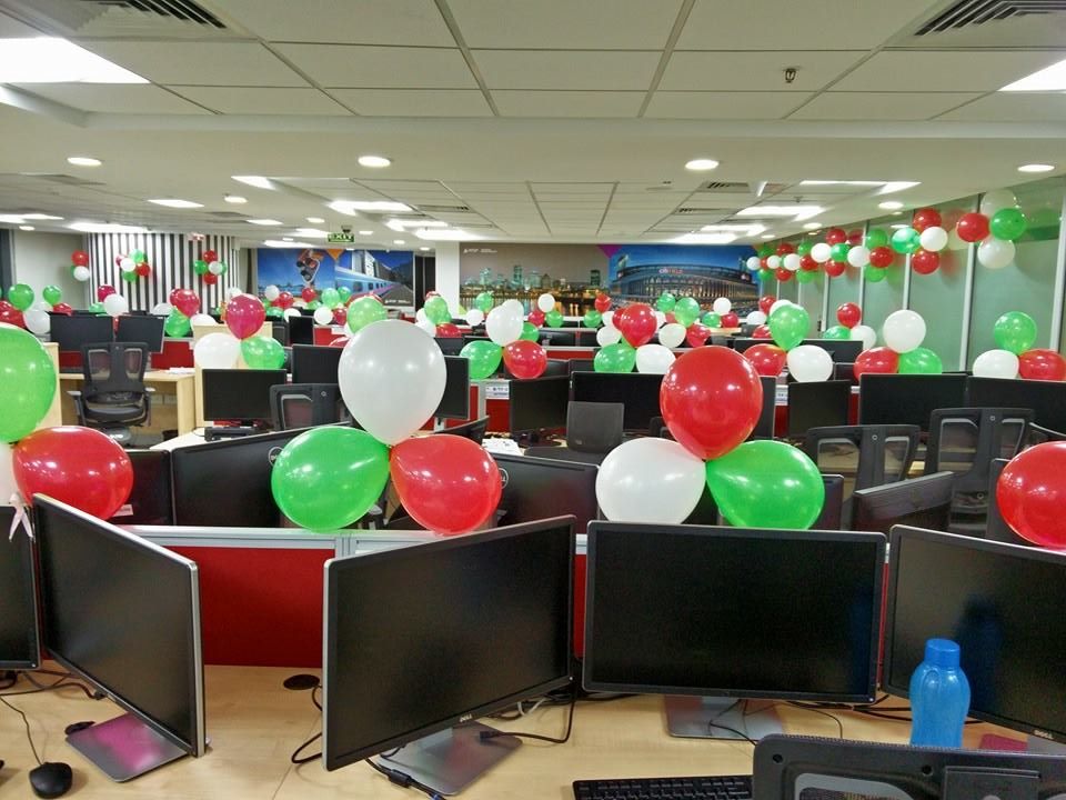 15 august balloon decoration in office 2