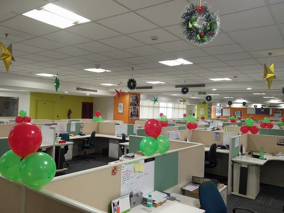 15 august balloon decoration in office 4