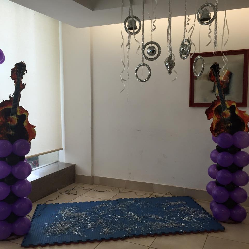 Romantic Surprise Decoration in Gurgaon Delhi Noida Contact 9711655952 19 balloon decoration 7