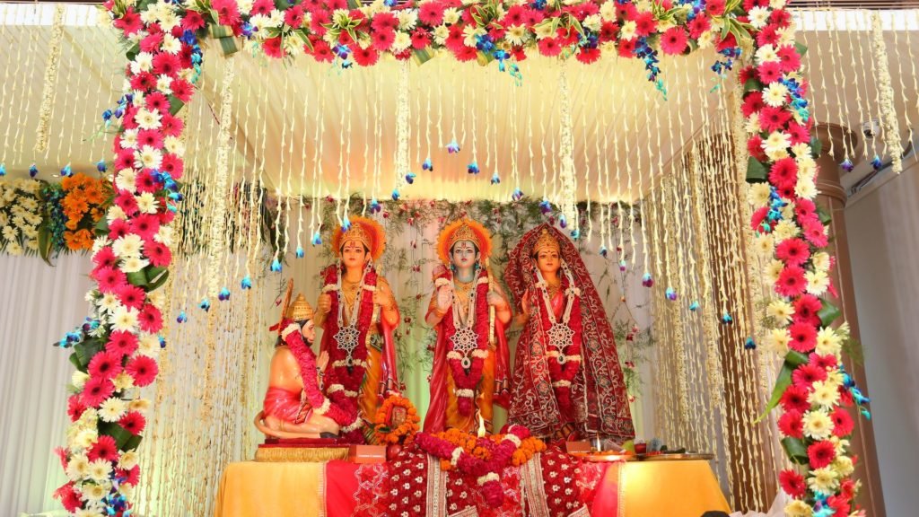 guruji flower decoration for satsang decoration gurji maharaj decoration guruji stage decoration for satsang guruji satsang flower decoration at home in Gurgaon Delhi NCR 1