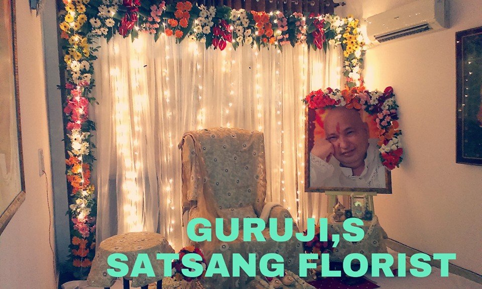 guruji flower decoration for satsang decoration gurji maharaj decoration guruji stage decoration for satsang guruji satsang flower decoration at home in Gurgaon Delhi NCR 104