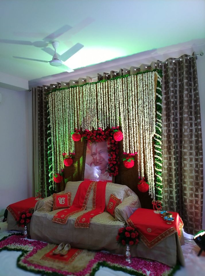 guruji flower decoration for satsang decoration gurji maharaj decoration guruji stage decoration for satsang guruji satsang flower decoration at home in Gurgaon Delhi NCR 116