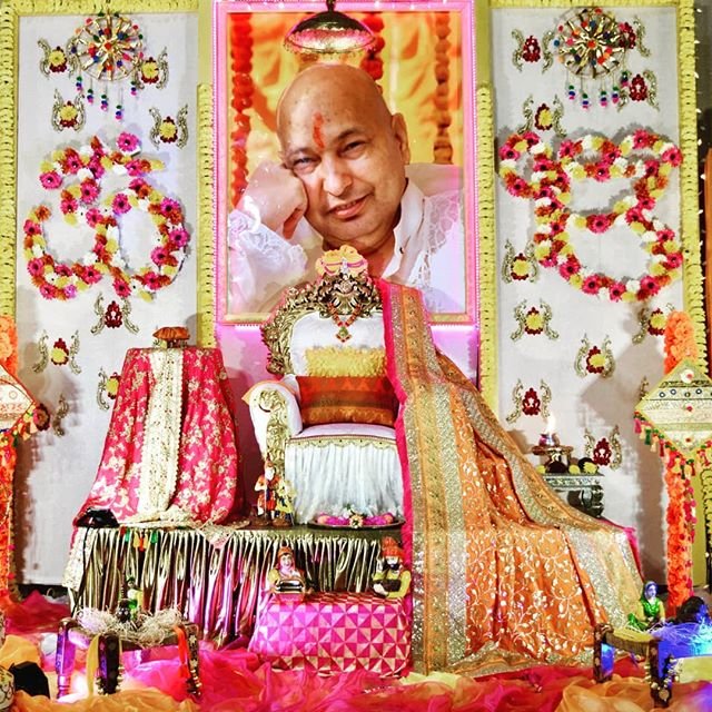 guruji flower decoration for satsang decoration gurji maharaj decoration guruji stage decoration for satsang guruji satsang flower decoration at home in Gurgaon Delhi NCR 15
