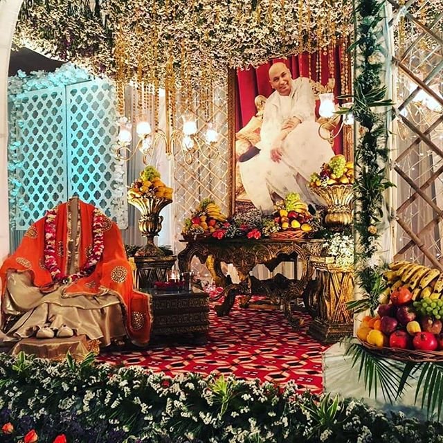 guruji flower decoration for satsang decoration gurji maharaj decoration guruji stage decoration for satsang guruji satsang flower decoration at home in Gurgaon Delhi NCR 16