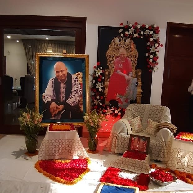 guruji flower decoration for satsang decoration gurji maharaj decoration guruji stage decoration for satsang guruji satsang flower decoration at home in Gurgaon Delhi NCR 18