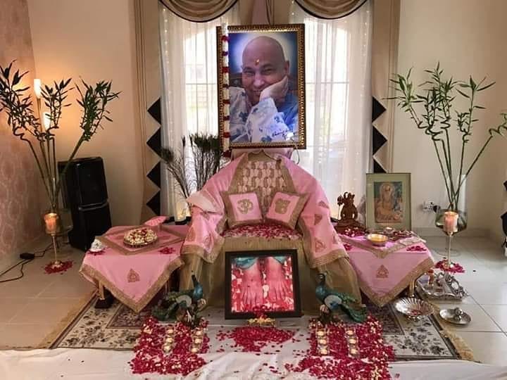 guruji flower decoration for satsang decoration gurji maharaj decoration guruji stage decoration for satsang guruji satsang flower decoration at home in Gurgaon Delhi NCR 21