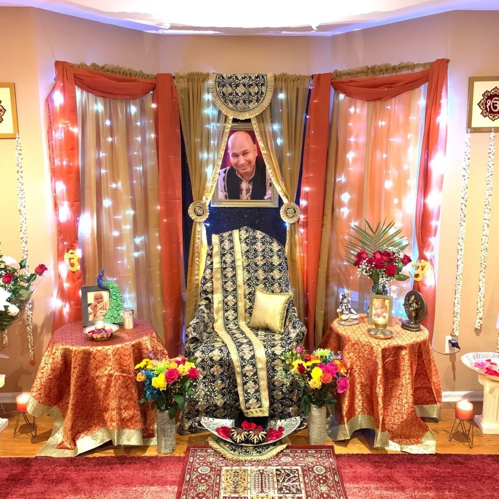 guruji flower decoration for satsang decoration gurji maharaj decoration guruji stage decoration for satsang guruji satsang flower decoration at home in Gurgaon Delhi NCR 27