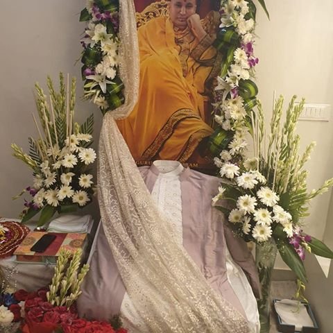 guruji flower decoration for satsang decoration gurji maharaj decoration guruji stage decoration for satsang guruji satsang flower decoration at home in Gurgaon Delhi NCR 34