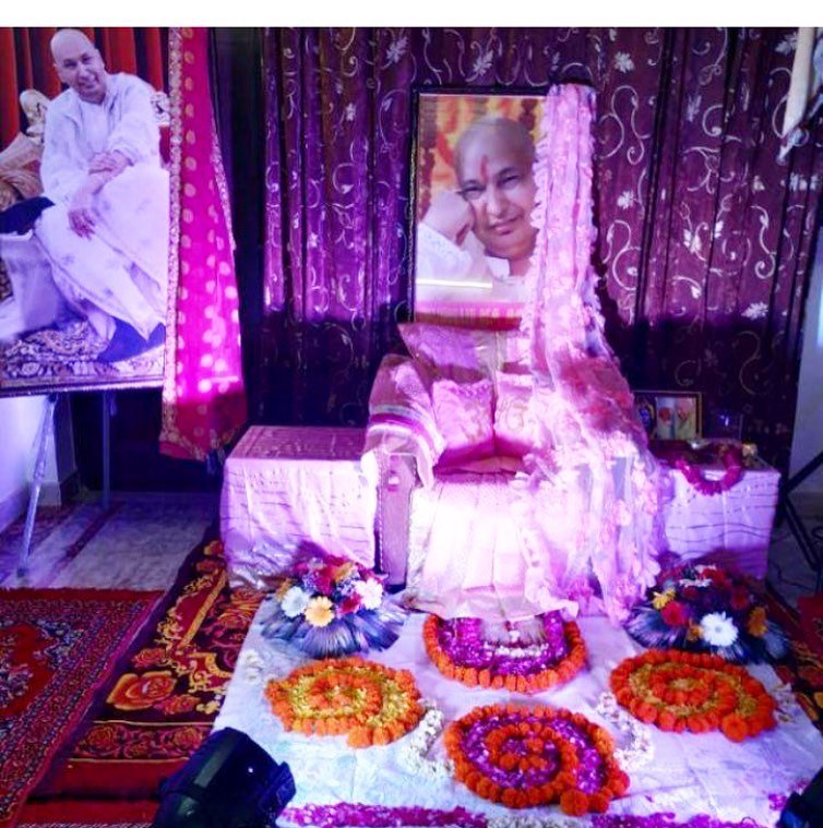 guruji flower decoration for satsang decoration gurji maharaj decoration guruji stage decoration for satsang guruji satsang flower decoration at home in Gurgaon Delhi NCR 39