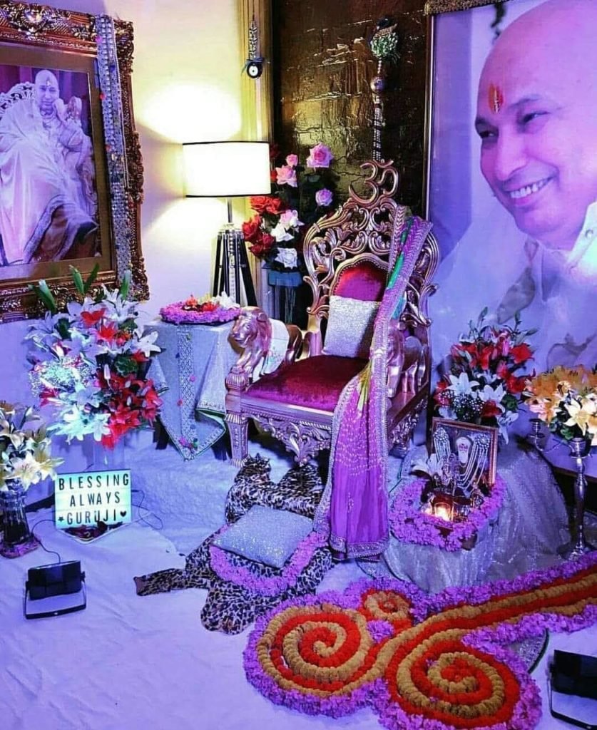 guruji flower decoration for satsang decoration gurji maharaj decoration guruji stage decoration for satsang guruji satsang flower decoration at home in Gurgaon Delhi NCR 4