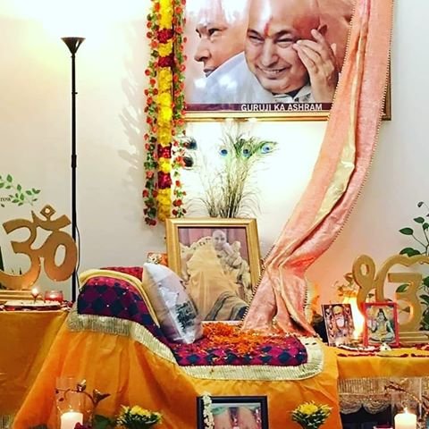 guruji flower decoration for satsang decoration gurji maharaj decoration guruji stage decoration for satsang guruji satsang flower decoration at home in Gurgaon Delhi NCR 40