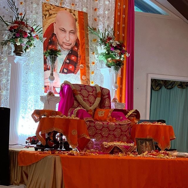 guruji flower decoration for satsang decoration gurji maharaj decoration guruji stage decoration for satsang guruji satsang flower decoration at home in Gurgaon Delhi NCR 42