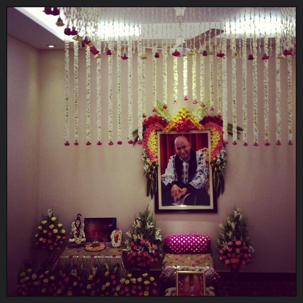 guruji flower decoration for satsang decoration gurji maharaj decoration guruji stage decoration for satsang guruji satsang flower decoration at home in Gurgaon Delhi NCR 43