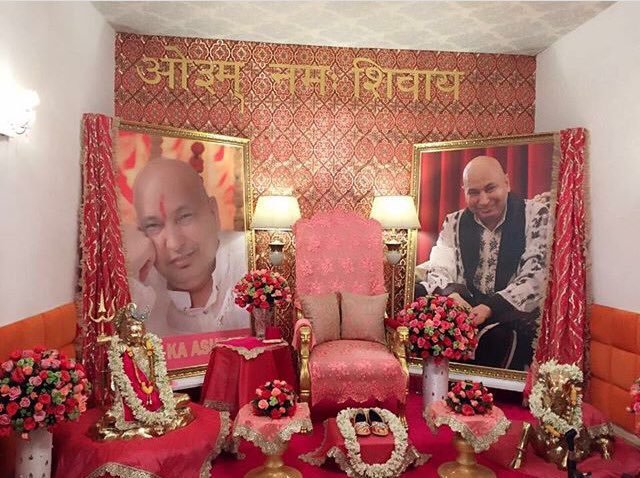 guruji flower decoration for satsang decoration gurji maharaj decoration guruji stage decoration for satsang guruji satsang flower decoration at home in Gurgaon Delhi NCR 45