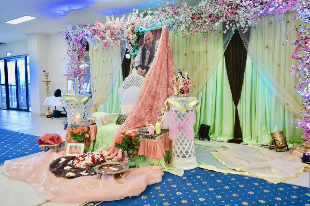 guruji flower decoration for satsang decoration gurji maharaj decoration guruji stage decoration for satsang guruji satsang flower decoration at home in Gurgaon Delhi NCR 49