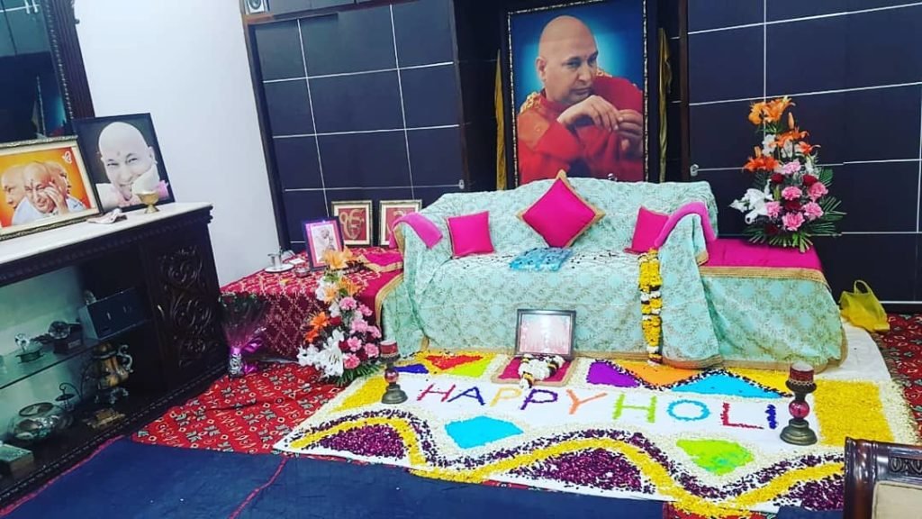 guruji flower decoration for satsang decoration gurji maharaj decoration guruji stage decoration for satsang guruji satsang flower decoration at home in Gurgaon Delhi NCR 5