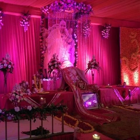 guruji flower decoration for satsang decoration gurji maharaj decoration guruji stage decoration for satsang guruji satsang flower decoration at home in Gurgaon Delhi NCR 65