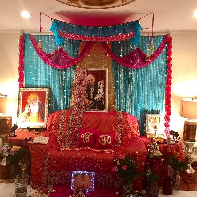 guruji flower decoration for satsang decoration gurji maharaj decoration guruji stage decoration for satsang guruji satsang flower decoration at home in Gurgaon Delhi NCR 96