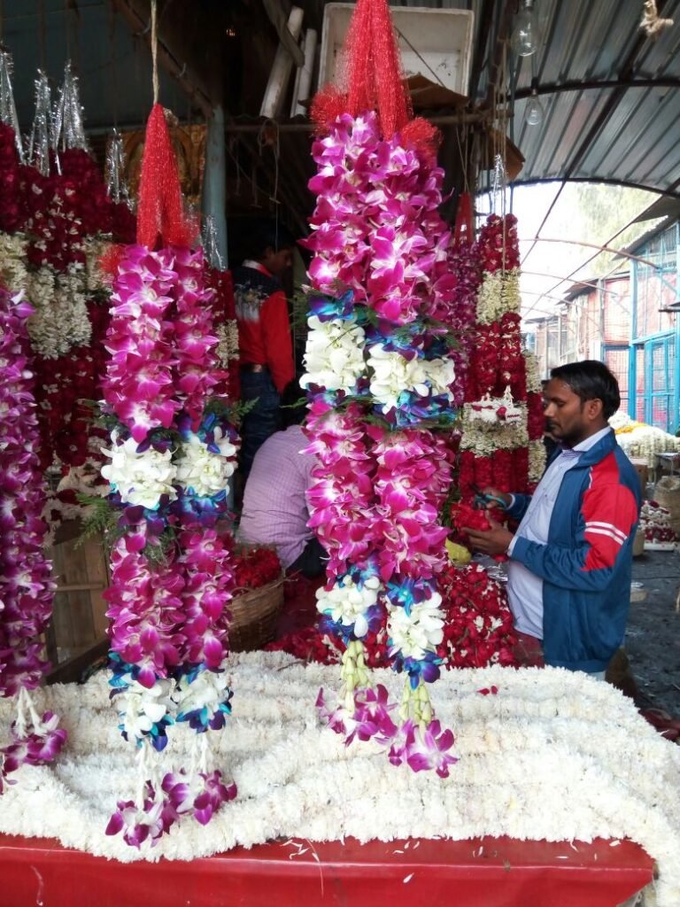 Wedding Rose petals Garland, Orchid Jaimala, Rose Jaimala, New Style Jaimala, Orchid Flower Jaimala, Tube Roses jaimala , rajnigandha and roses Jaimala , jasmine and lilly varmala garlands, virat kohli jaimala varmala haar