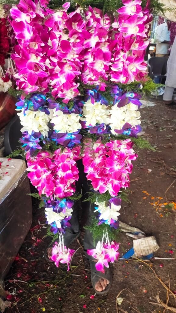 Wedding Rose petals Garland, Orchid Jaimala price, Rose Jaimala, New Style Jaimala, Orchid Flower Jaimala near me shop, Tube Roses jaimala , rajnigandha and roses Jaimala , jasmine and lilly varmala garlands price , virat kohli jaimala varmala haar, buy pink and white jaimala online price  , red and white flower varmala, blue orchid jaimala, purple orchid varmala ,  special rose petals jaimala near me