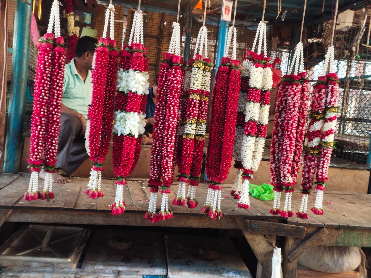Rose garland for wedding discount