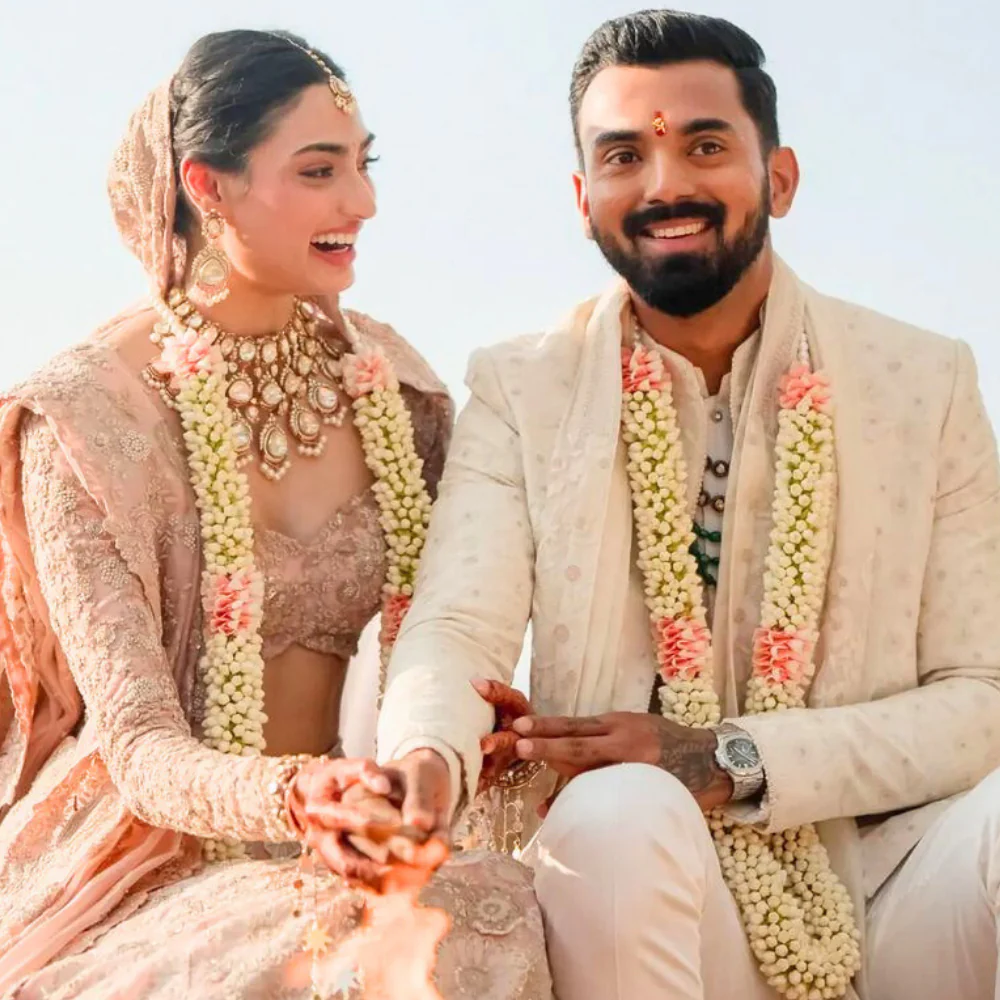 Celebrity-Style jasmine and Pink Rose petals Wedding Jaimala Celebrity-Style jasmine and Pink Rose petals Wedding Jaimala