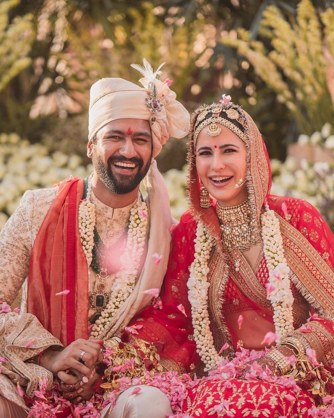Katrina Kaif & Vicky Kaushal wedding jaimala varmala Katrina Kaif Jaimala Varmala Garland